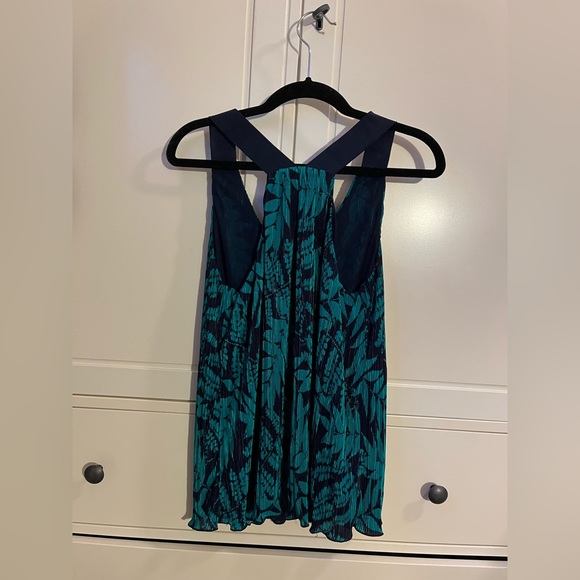 BANANA REPUBLIC TROPICAL PATTERN BLOUSE - Picture 3 of 6